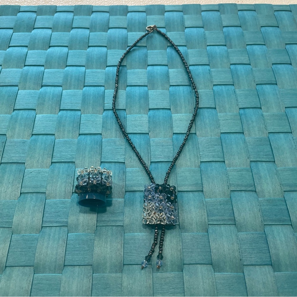 Three-tone crystal necklace and matching ring